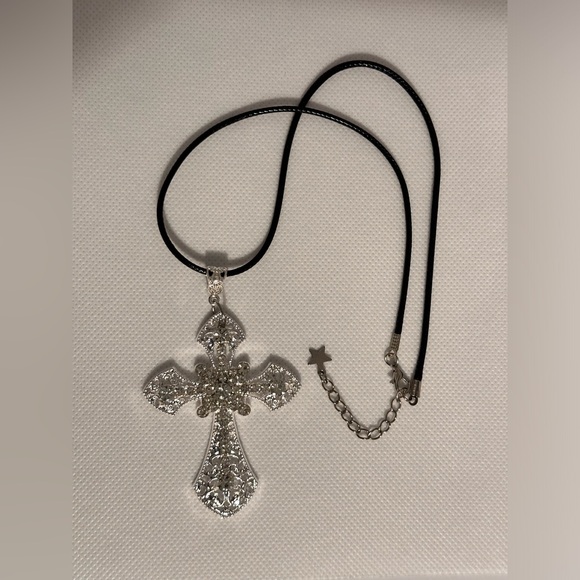 Gothic Cross Pendant on a Black Cord Necklace Victorian Retro Vintage Style New - Picture 2 of 9